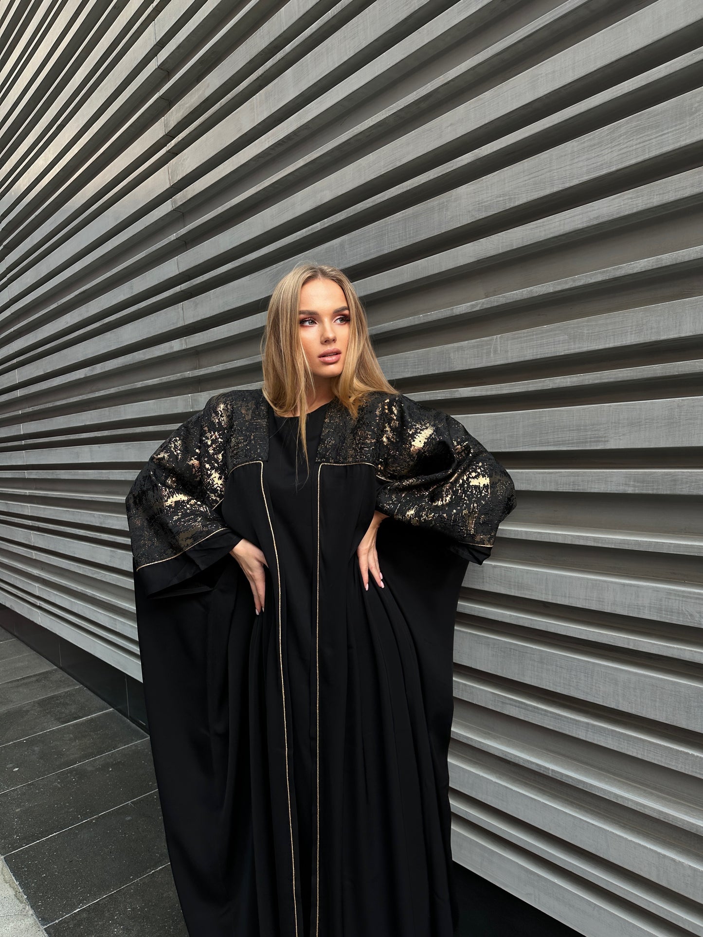 عباية من قماش الديباج العقيقي